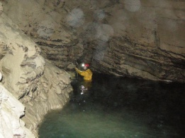 Pedro auf der anderen Seite des Siphon 5