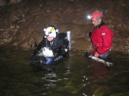 Pedro vor dem abtauchen im Nordsiphon. 
Daneben X-Men.