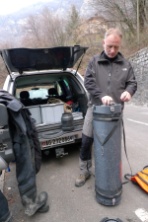 Befüllen der grossen Transportröhre