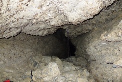 An der Decke die Umlenkrolle für das hochziehen des Materials