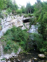 Schichtung oberhalb des Quelltopfes
