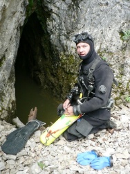 André vor dem Gelben Brunnen